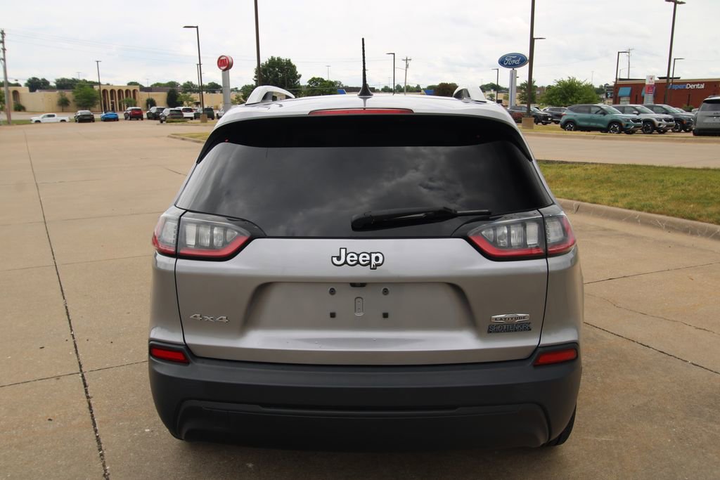 Used 2020 Jeep Cherokee Latitude w/ Cold Weather Group AWD/4WD image 14