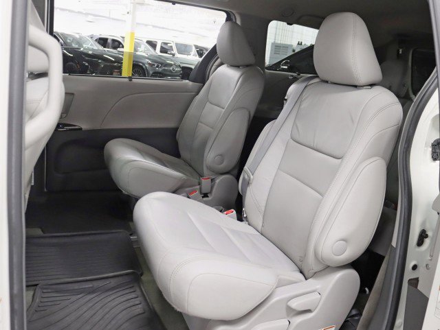Used 2015 Toyota Sienna XLE w/ XLE Navigation Package image 24
