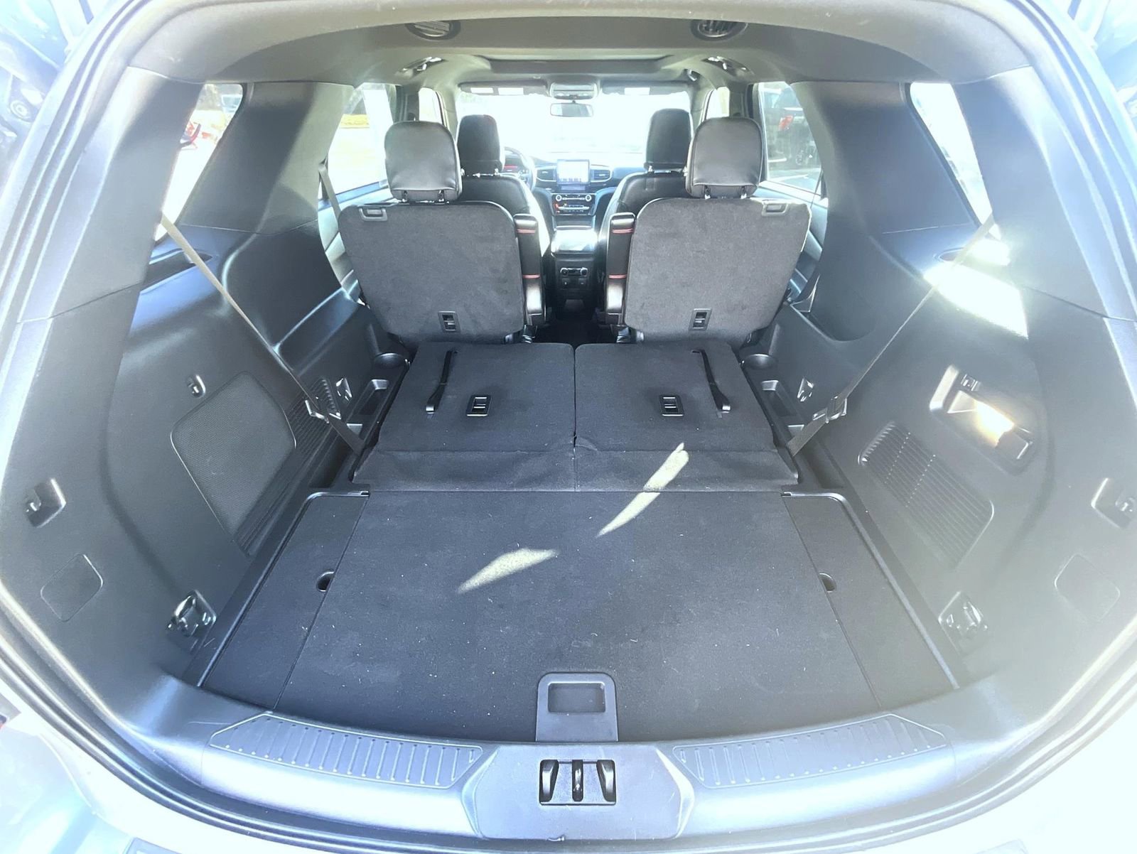 Used 2023 Ford Explorer ST-Line w/ Class IV Trailer Tow Package image 26