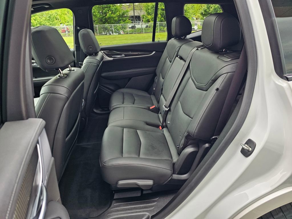Certified 2022 Cadillac XT6 Sport w/ Technology Package AWD/4WD image 17