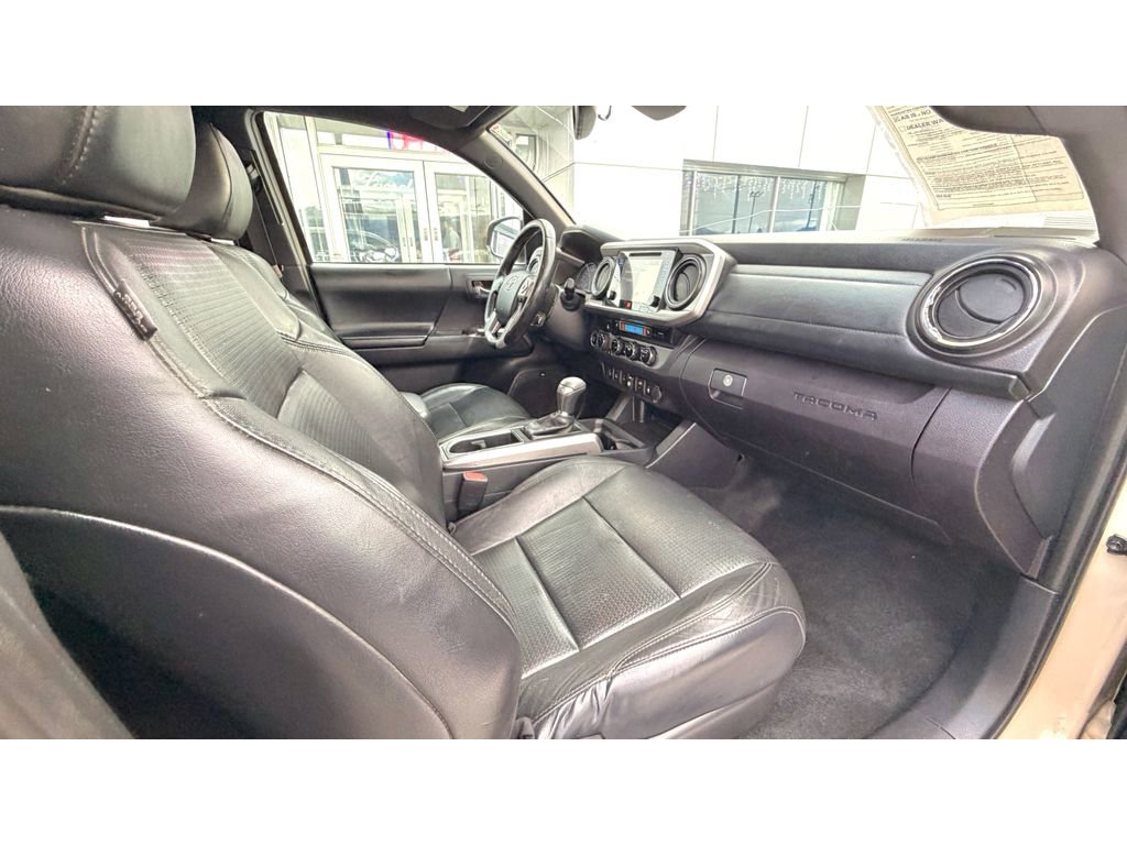 Used 2018 Toyota Tacoma Limited image 9