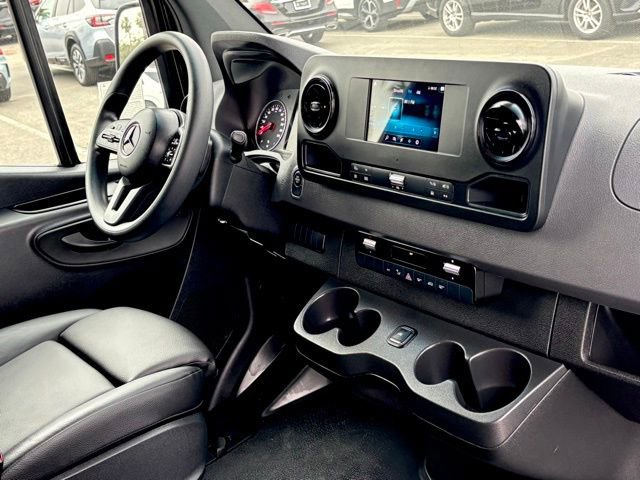 Used 2024 Mercedes-Benz Sprinter 3500 image 34