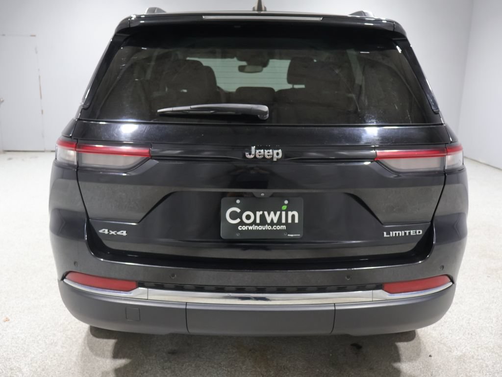 Used 2023 Jeep Grand Cherokee Limited AWD/4WD image 3