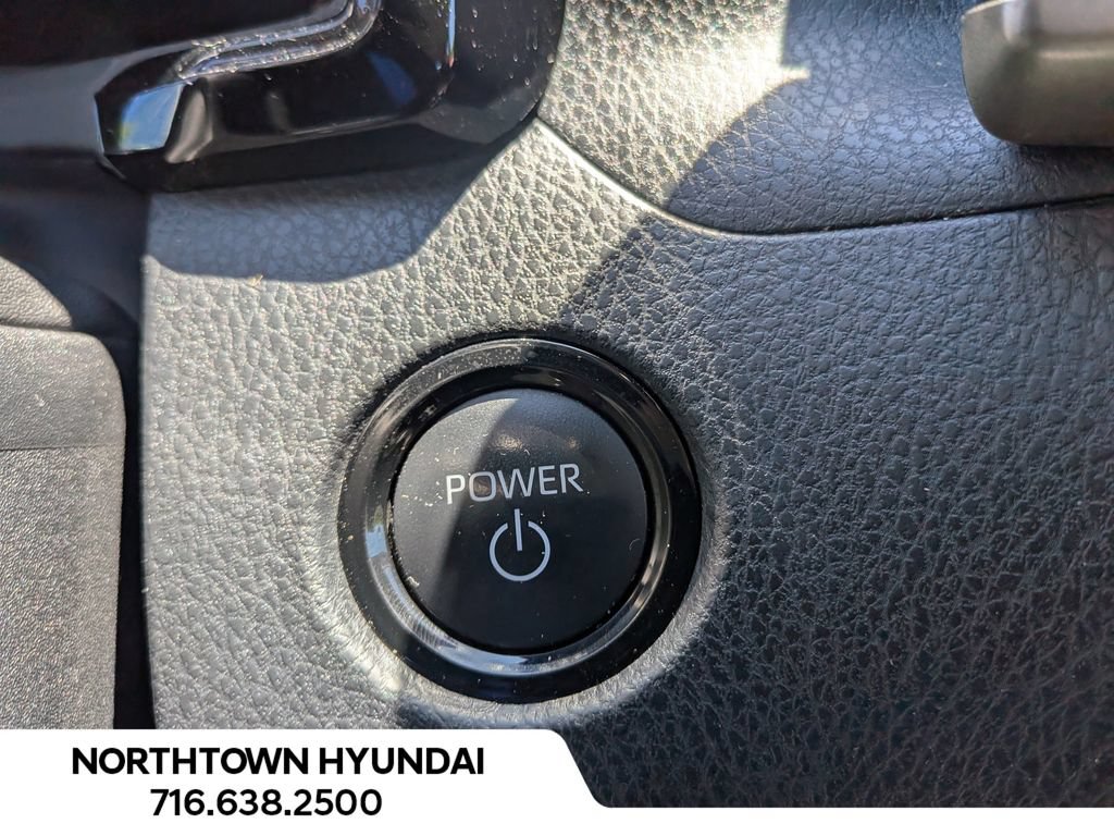 Used 2025 Toyota Camry LE AWD/4WD image 17