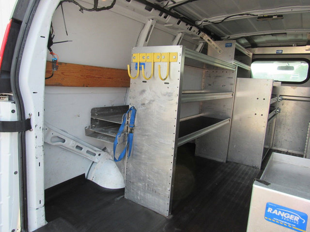Used 2015 Chevrolet Express 2500 RWD image 23