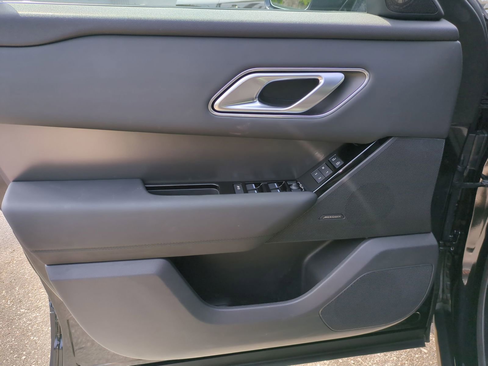 Used 2026 Land Rover Range Rover Velar S AWD/4WD image 11