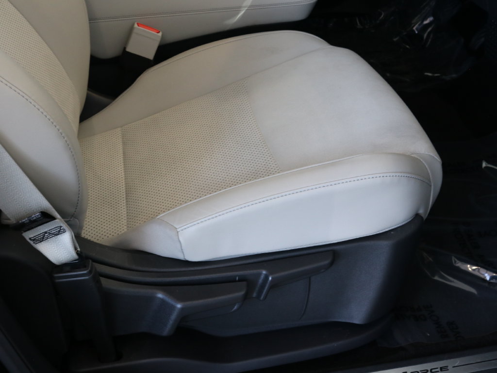 Used 2024 Nissan Ariya AWD image 48