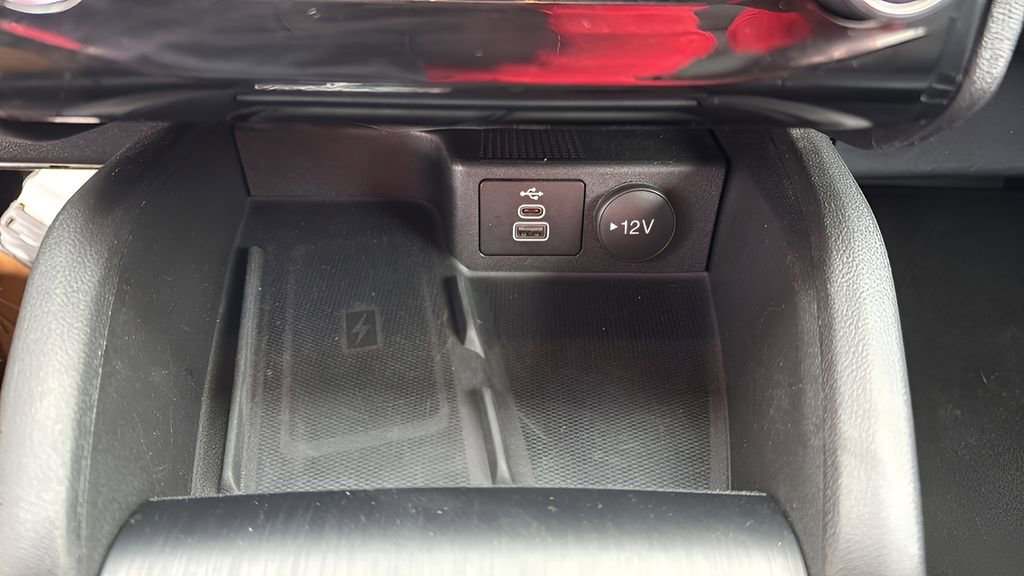 Used 2025 Ford Escape Platinum image 21