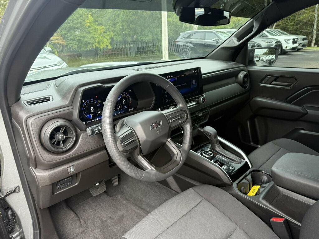 Used 2024 Chevrolet Colorado Trail Boss w/ Advanced Trailering Package AWD/4WD image 3