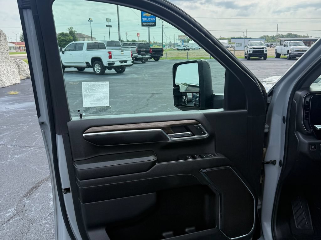 Used 2024 Chevrolet Silverado 3500 LT w/ Safety Package AWD/4WD image 34