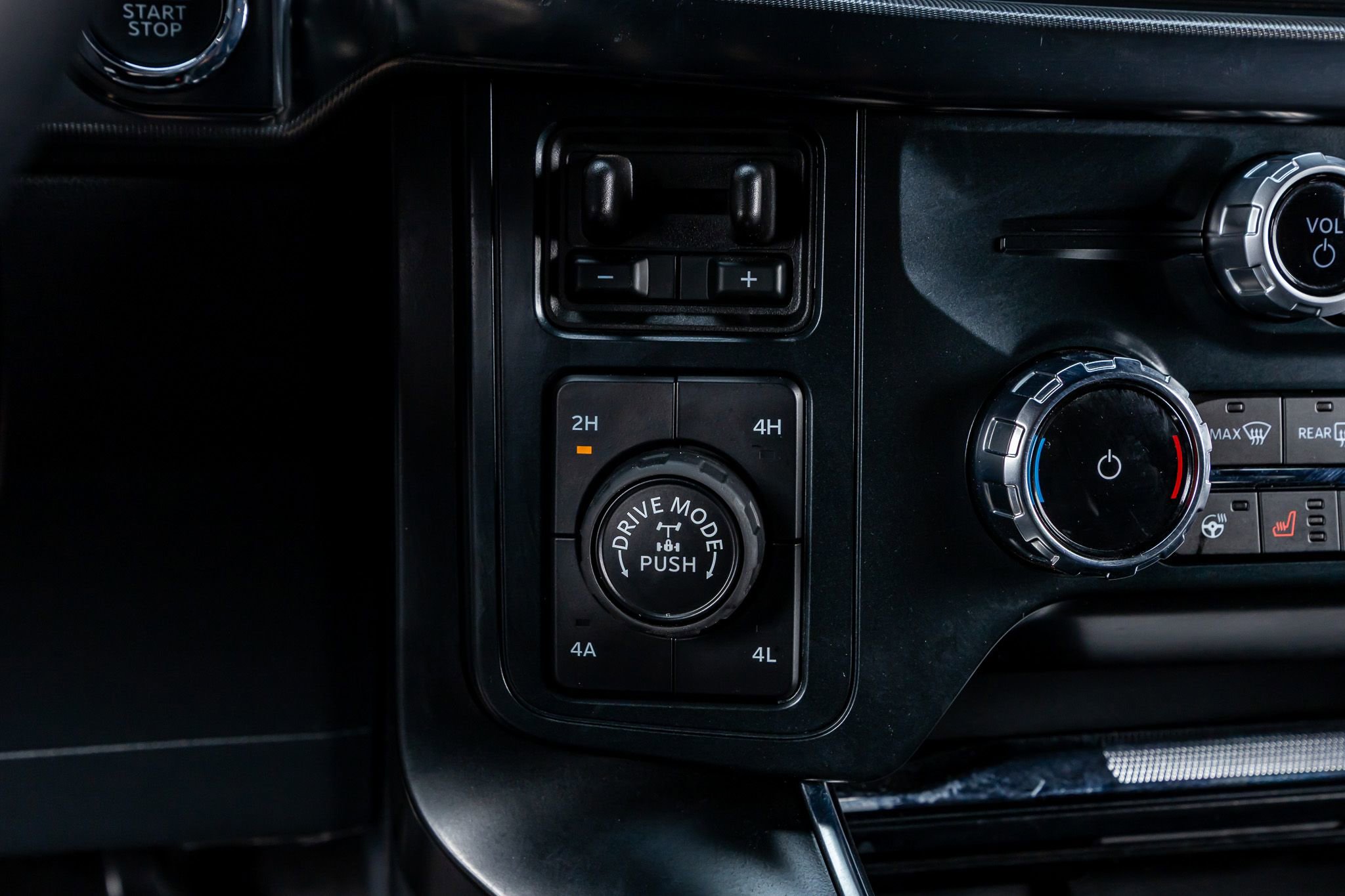 Used 2025 Ford F150 Raptor AWD/4WD image 24