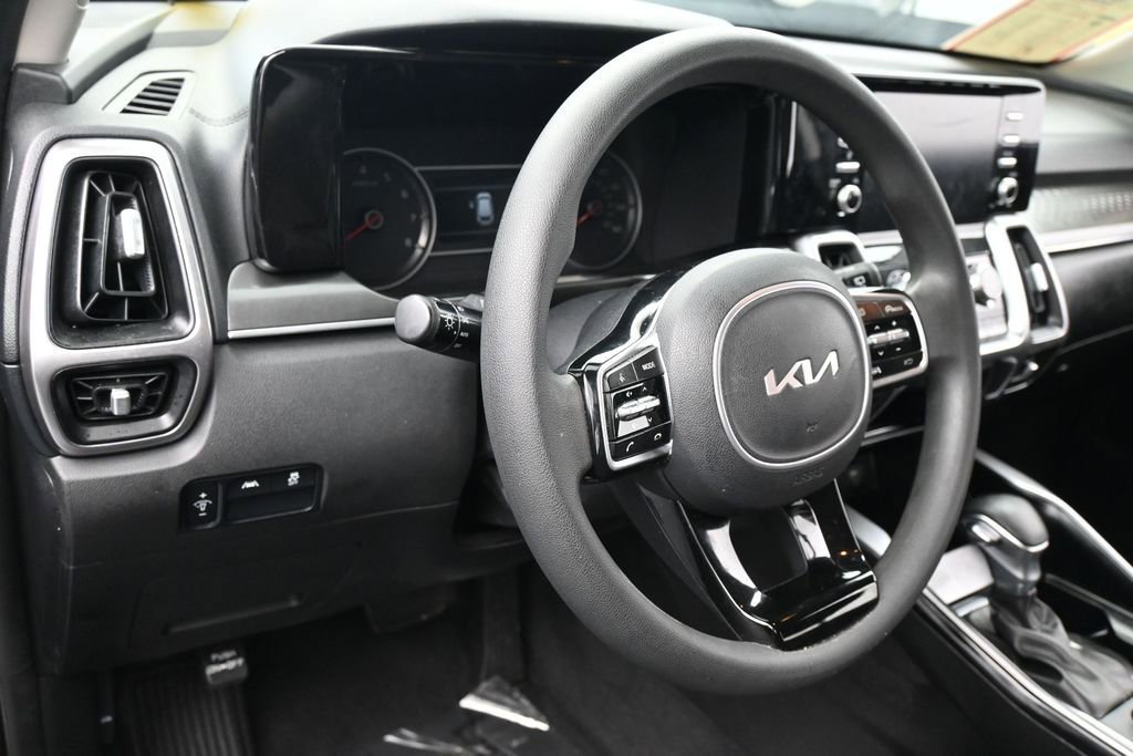 Used 2022 Kia Sorento LX FWD image 15