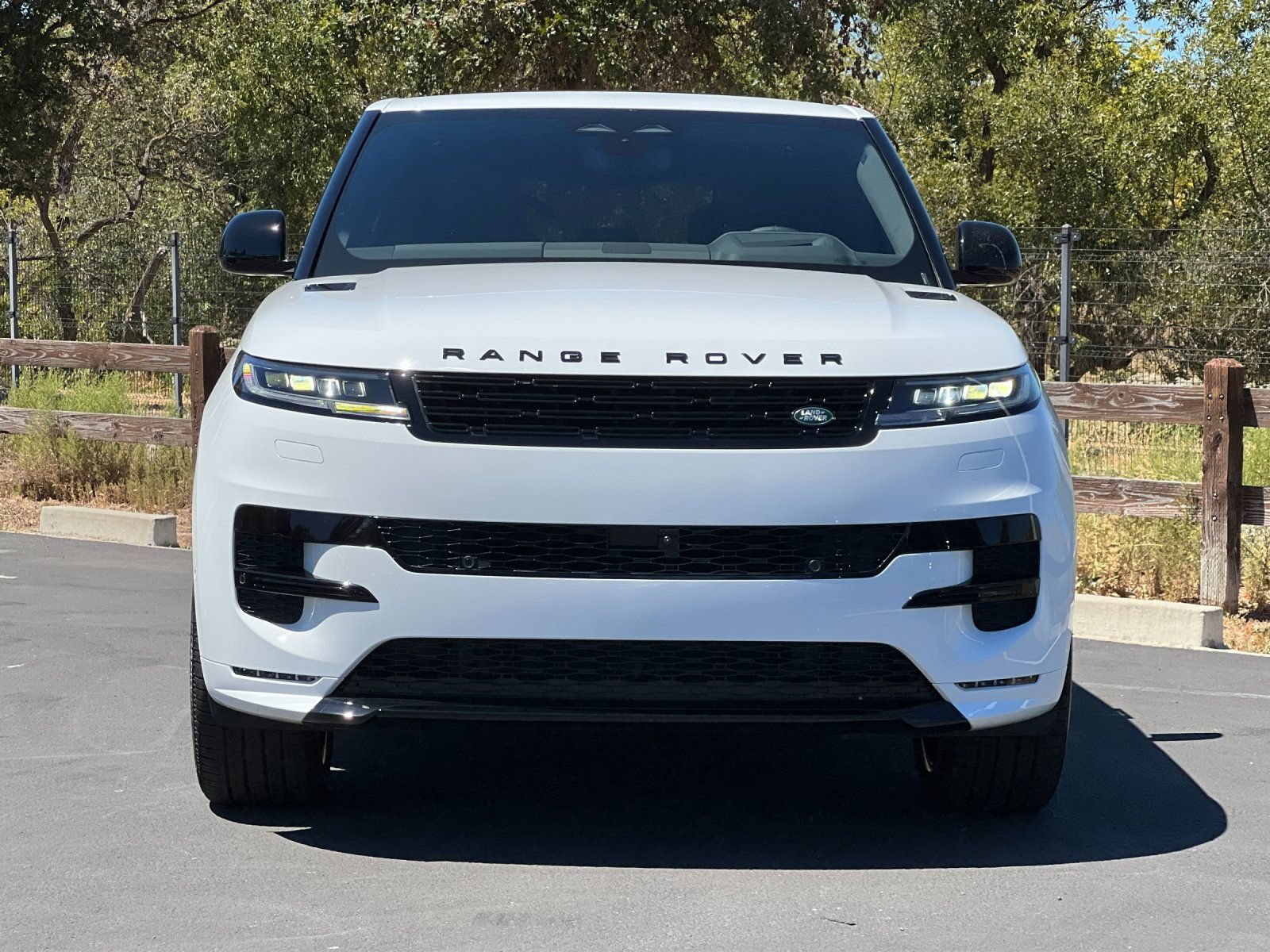 New 2026 Land Rover Range Rover Sport Dynamic SE AWD/4WD image 9