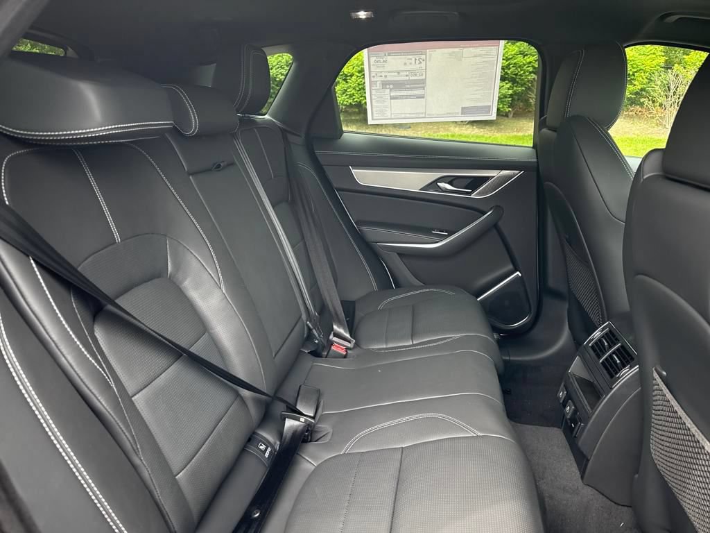 Used 2026 Jaguar F-PACE R-Dynamic S AWD/4WD image 19
