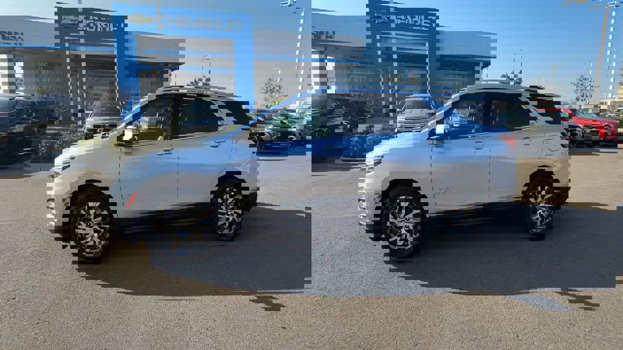 Used 2022 Chevrolet Equinox Premier image 3