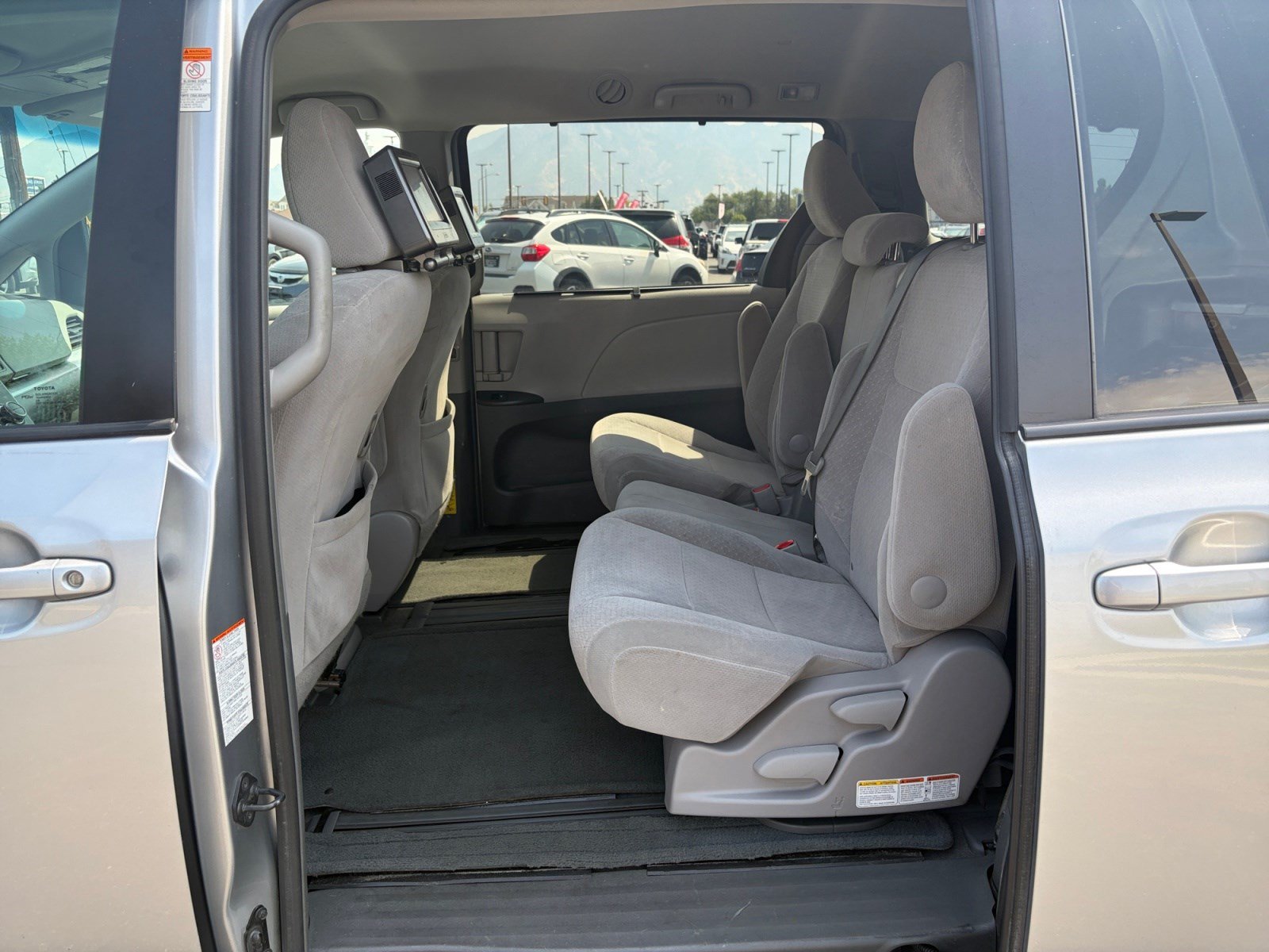 Used 2015 Toyota Sienna LE FWD image 25