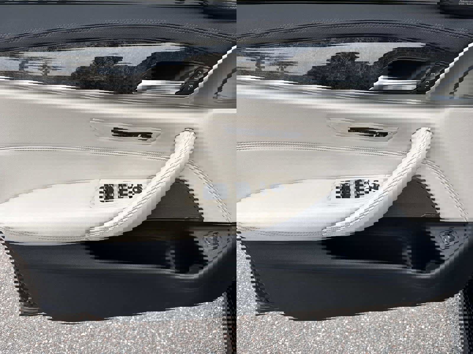 Used 2021 BMW M550i xDrive w/ Executive Package image 18