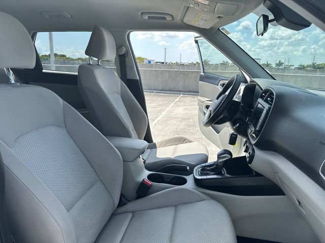 Used 2023 Kia Soul LX image 30