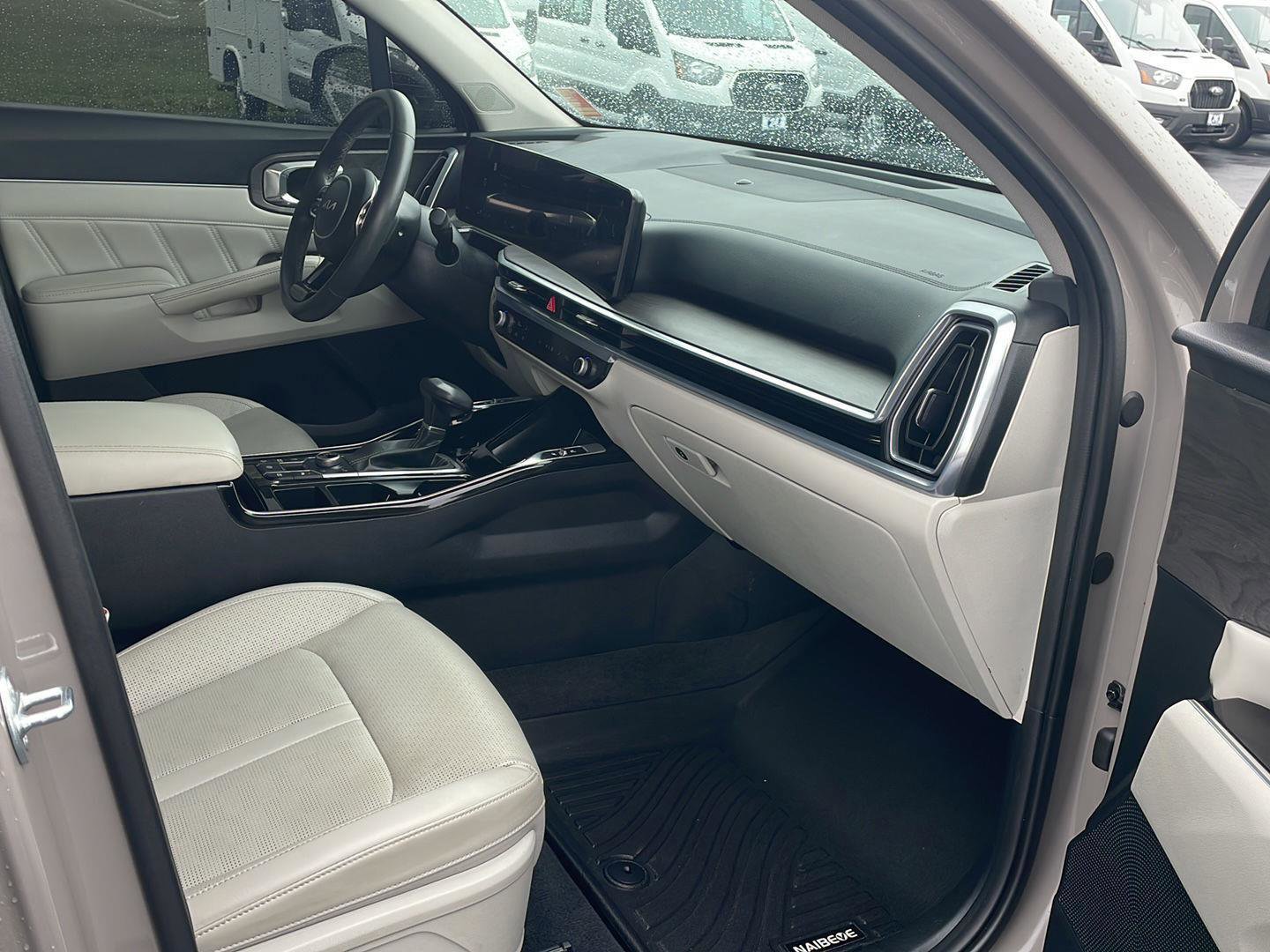 Used 2025 Kia Sorento SX AWD/4WD image 28