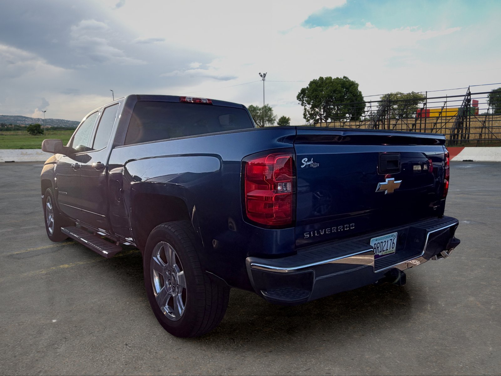 Used 2015 Chevrolet Silverado 1500 LT RWD image 4