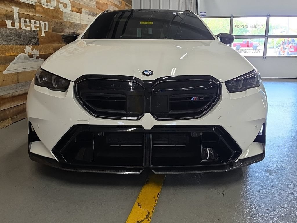 Used 2026 BMW M5 Touring AWD/4WD image 3
