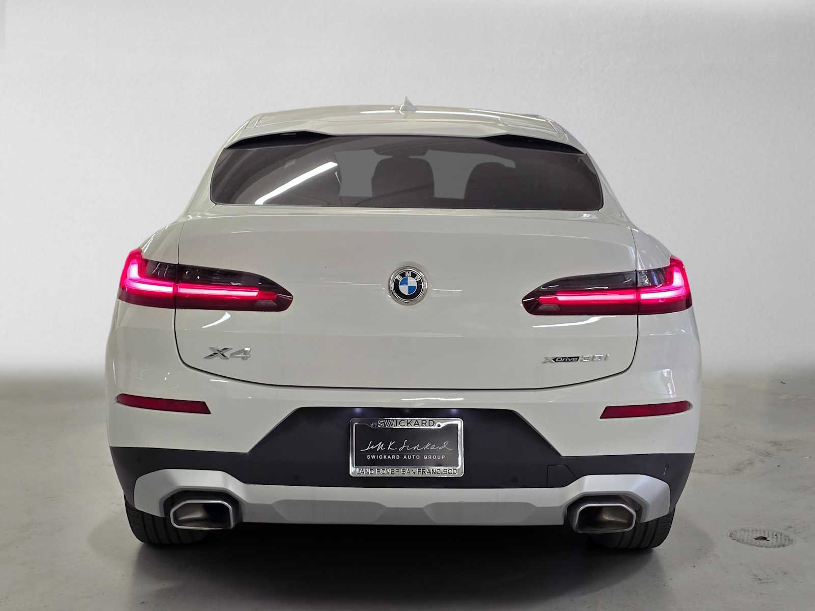 Used 2025 BMW X4 xDrive30i AWD/4WD image 4