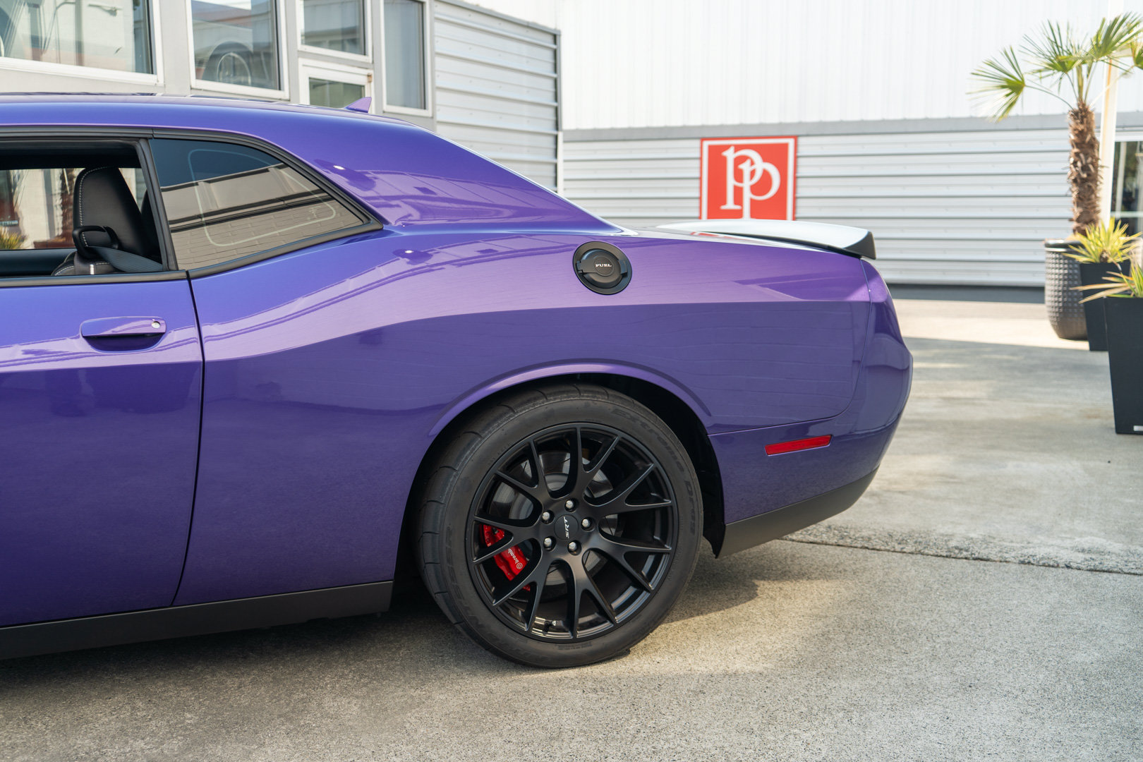 Used 2016 Dodge Challenger SRT Hellcat RWD image 5