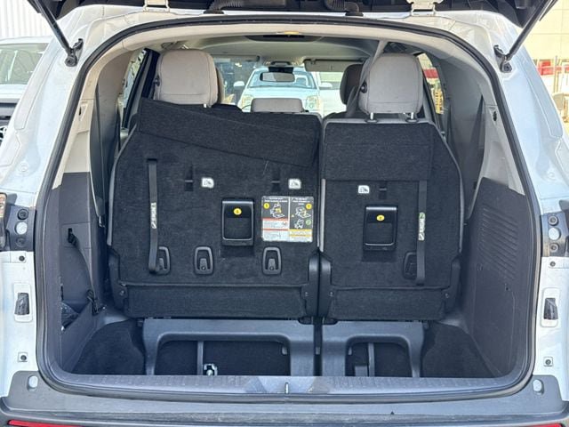 Used 2024 Toyota Sienna LE image 32