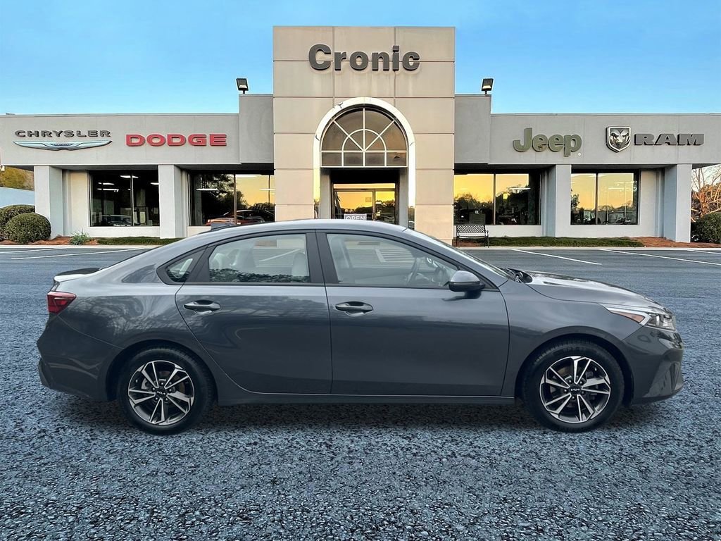 Used 2023 Kia Forte LXS w/ LXS Technology Package image 2