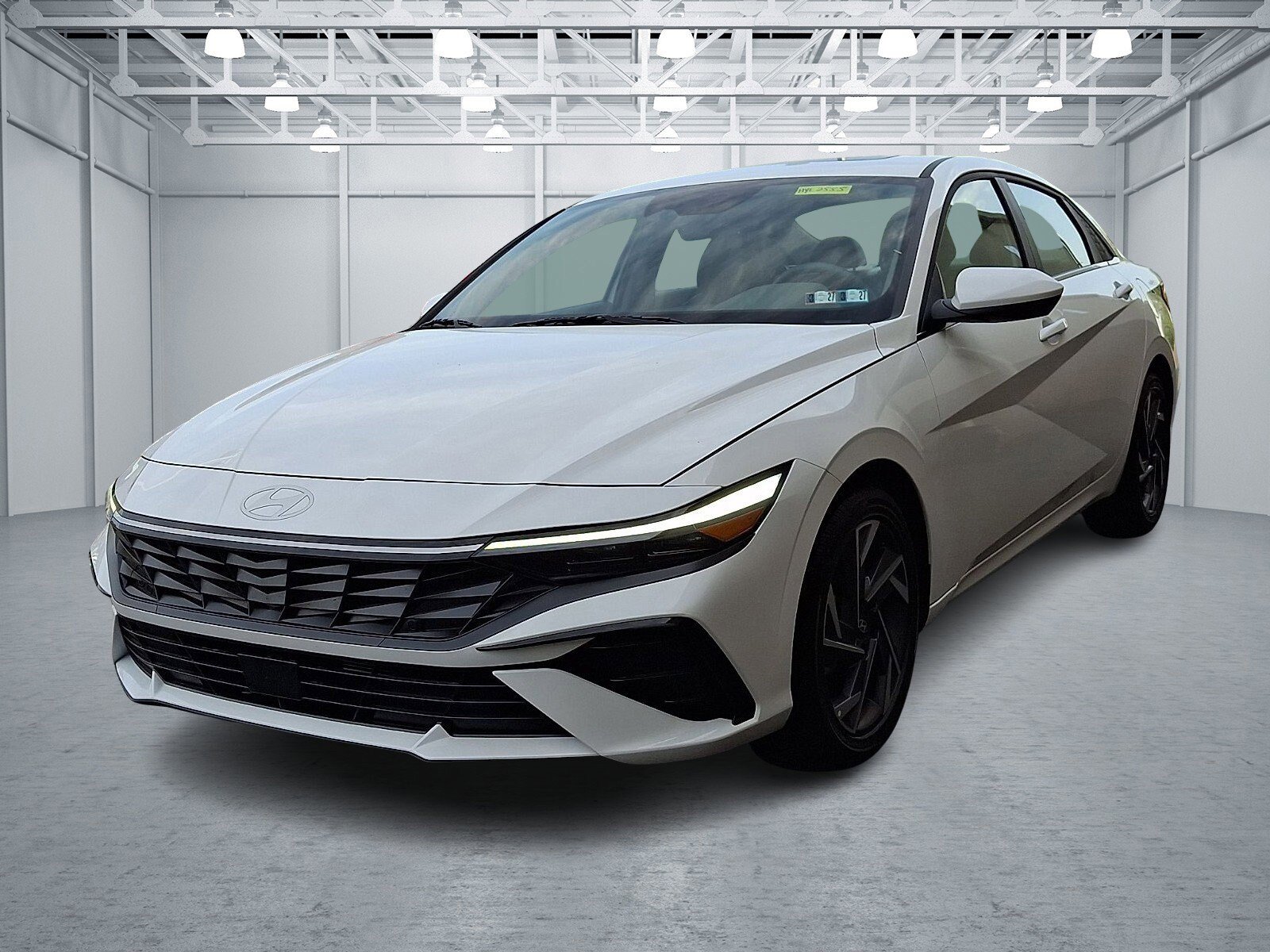 Certified 2025 Hyundai Elantra SEL w/ Cargo Package FWD image 3