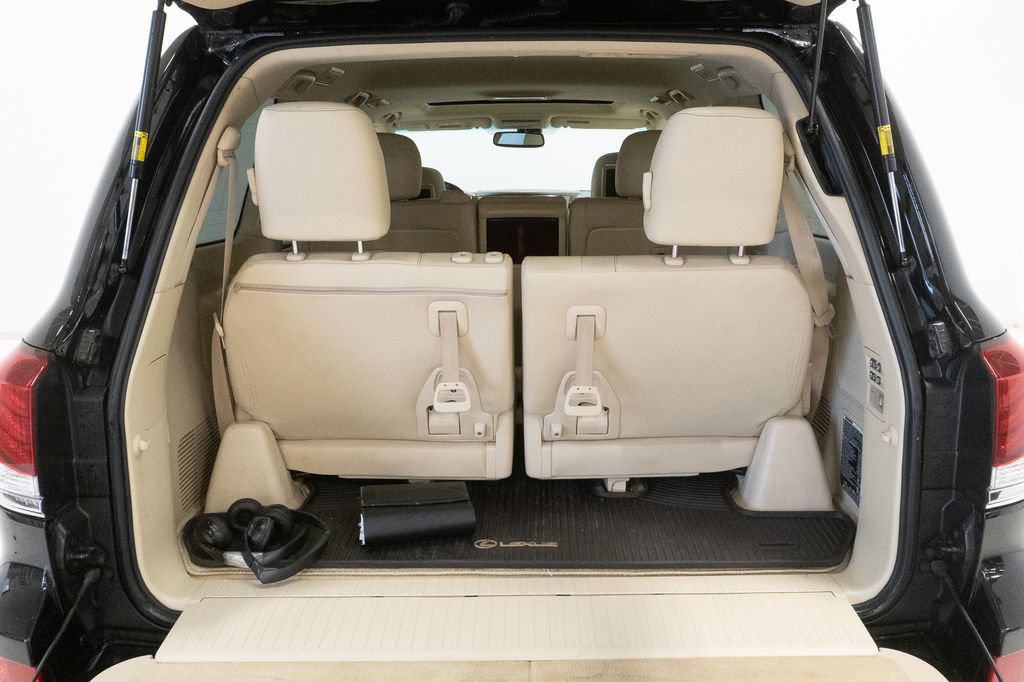 Used 2015 Lexus LX 570 4WD w/ Luxury Package image 36