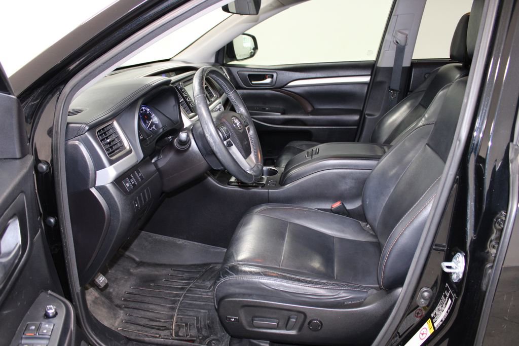 Used 2017 Toyota Highlander XLE image 21