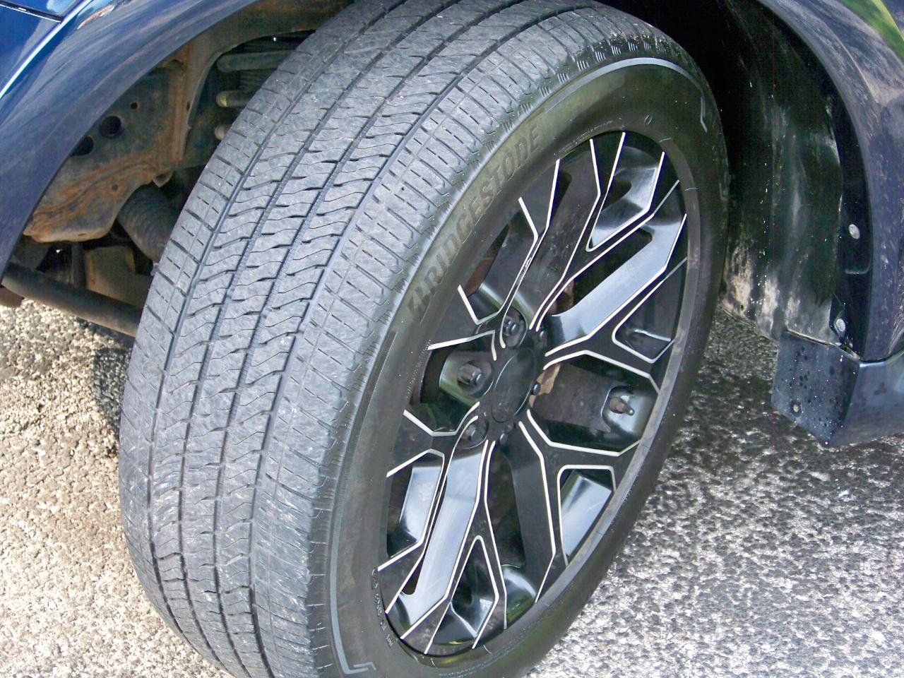 Used 2015 INFINITI QX80 4WD w/ 22" Wheel Package image 27