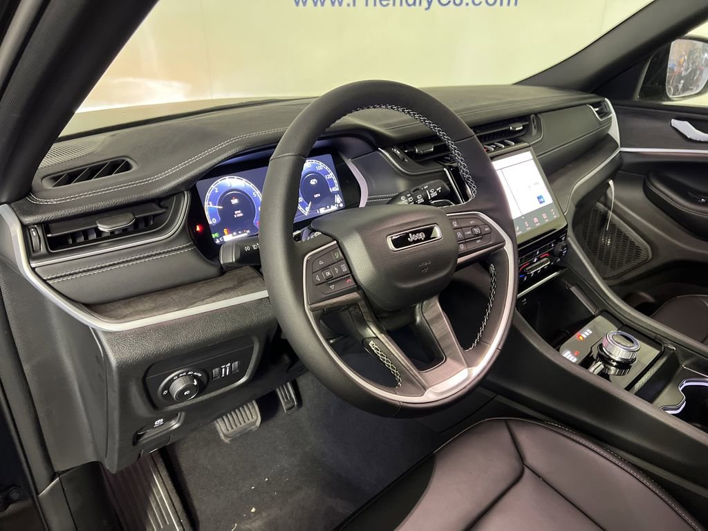 New 2025 Jeep Grand Cherokee Limited image 14