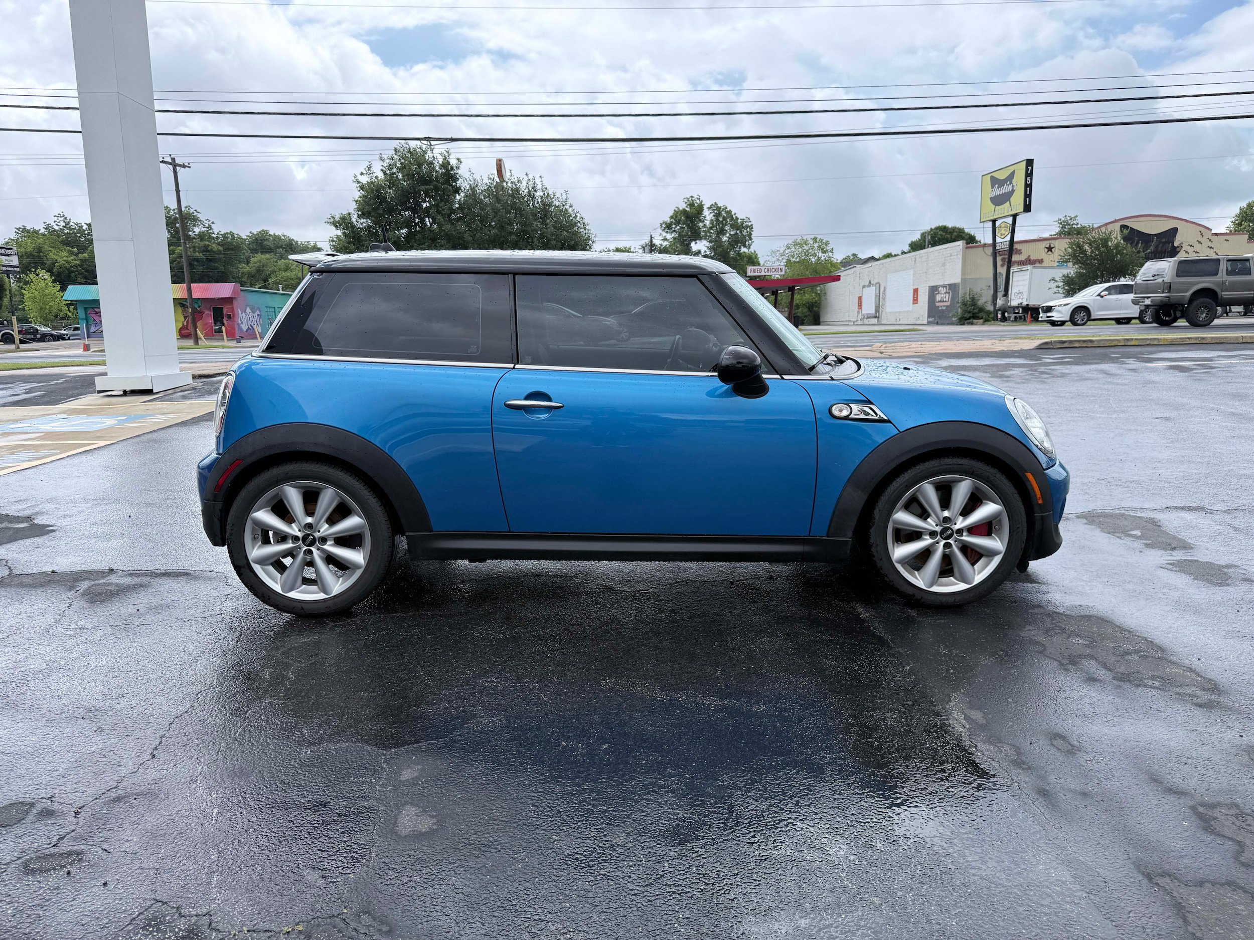 Used 2011 MINI Cooper S FWD image 7