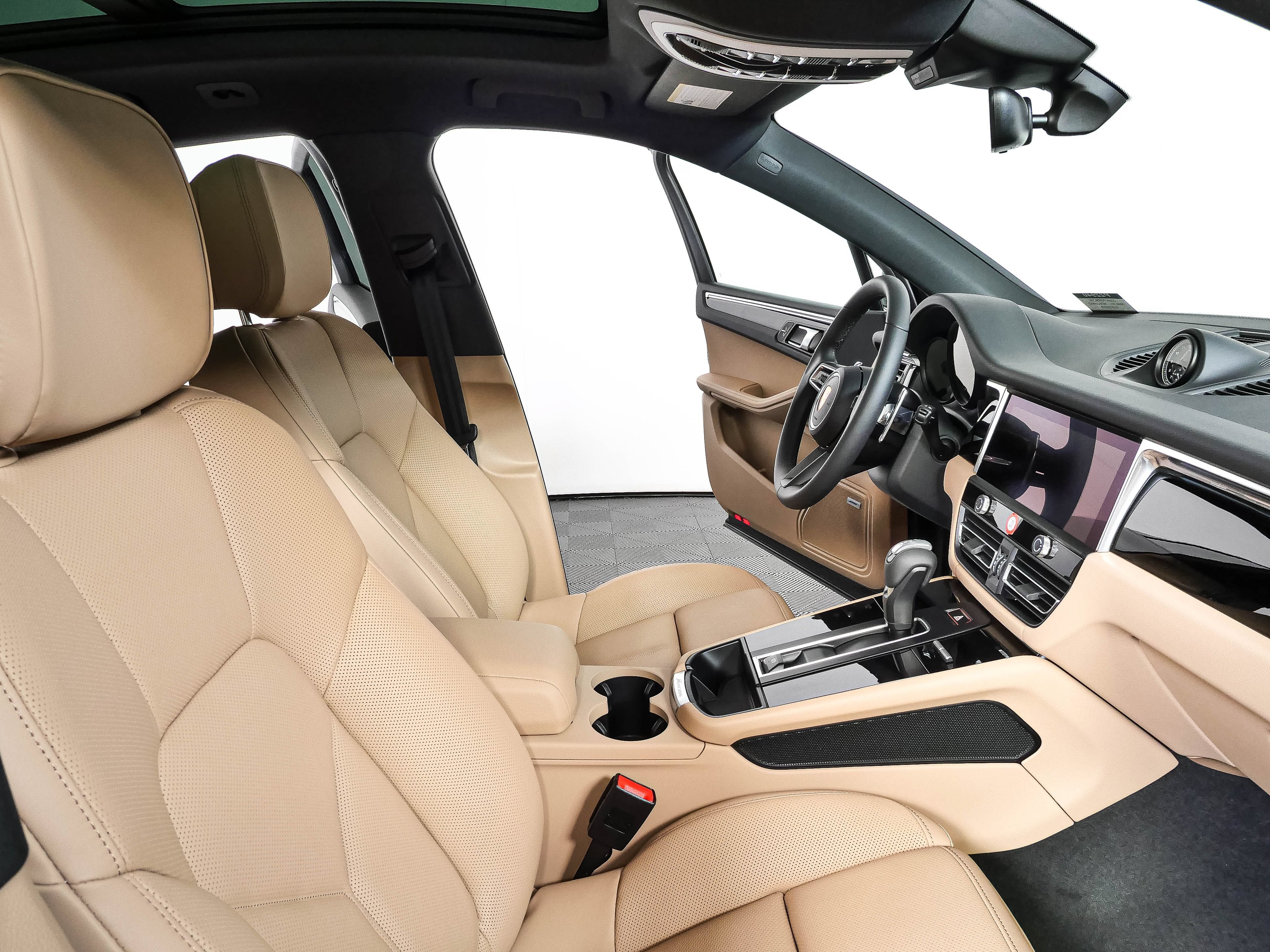 New 2026 Porsche Macan Turbo AWD/4WD image 23