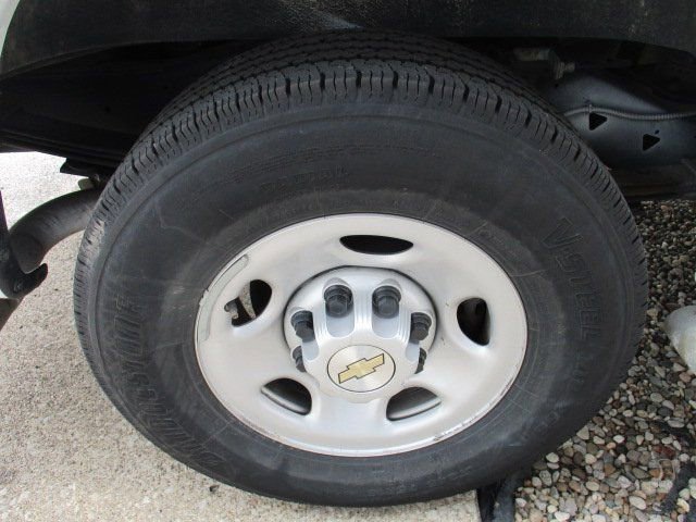 Used 2024 Chevrolet Express 2500 w/ Driver Convenience Package image 26