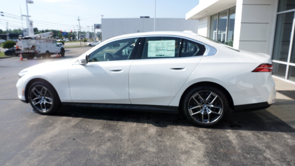 Used 2027 BMW 530i xDrive w/ Premium Package AWD/4WD image 8
