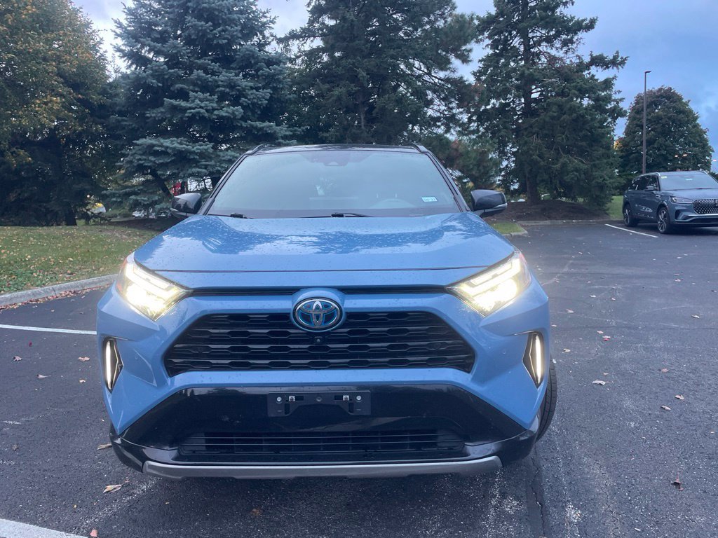 Used 2023 Toyota RAV4 XSE AWD/4WD image 2