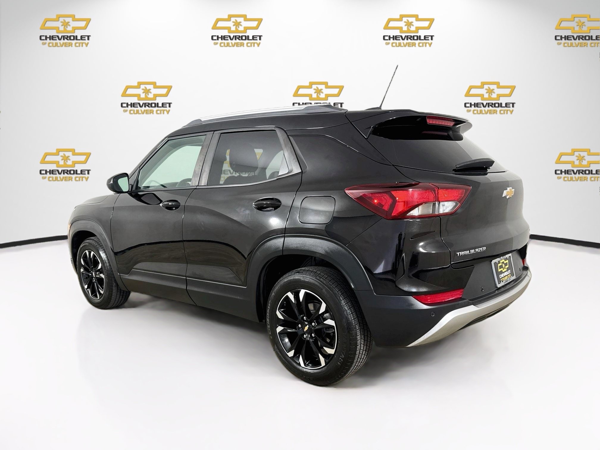 Used 2021 Chevrolet TrailBlazer LT w/ Driver Confidence Package FWD image 6
