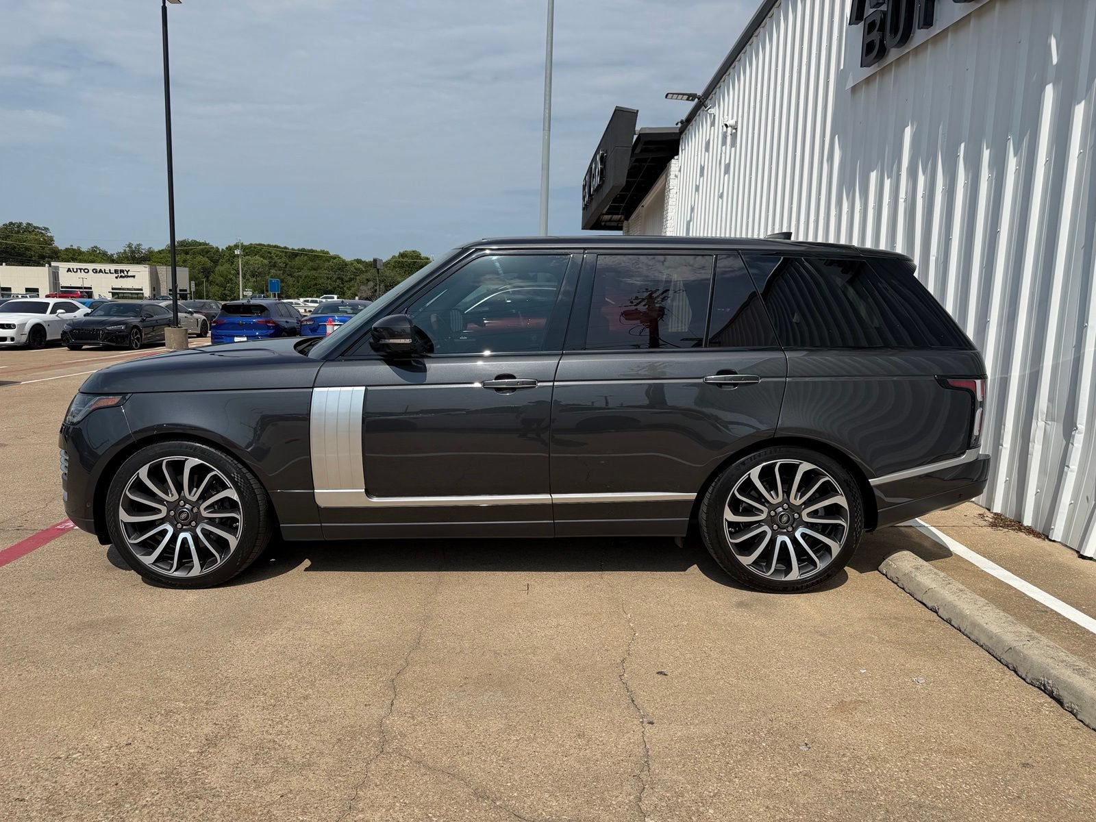 Used 2018 Land Rover Range Rover Autobiography AWD/4WD image 3