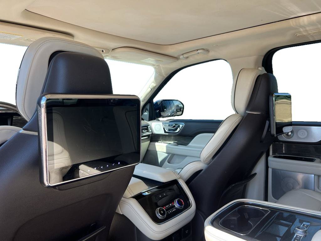 Used 2019 Lincoln Navigator Black Label AWD/4WD image 8