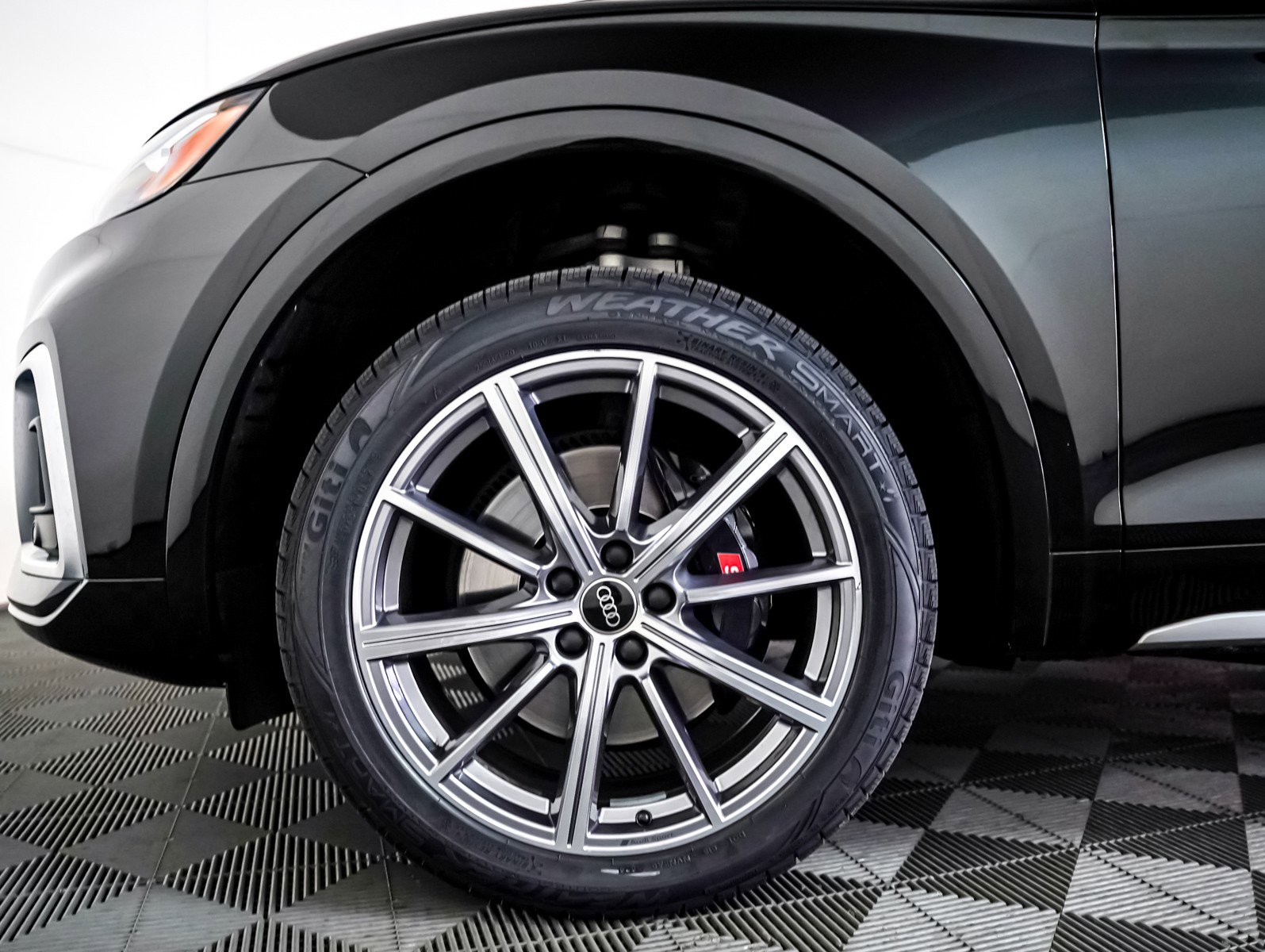 Used 2023 Audi SQ5 Premium Plus w/ Premium Plus Package image 6