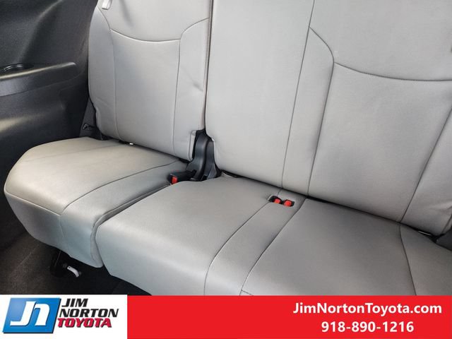 Used 2026 Toyota Sienna XLE FWD image 31