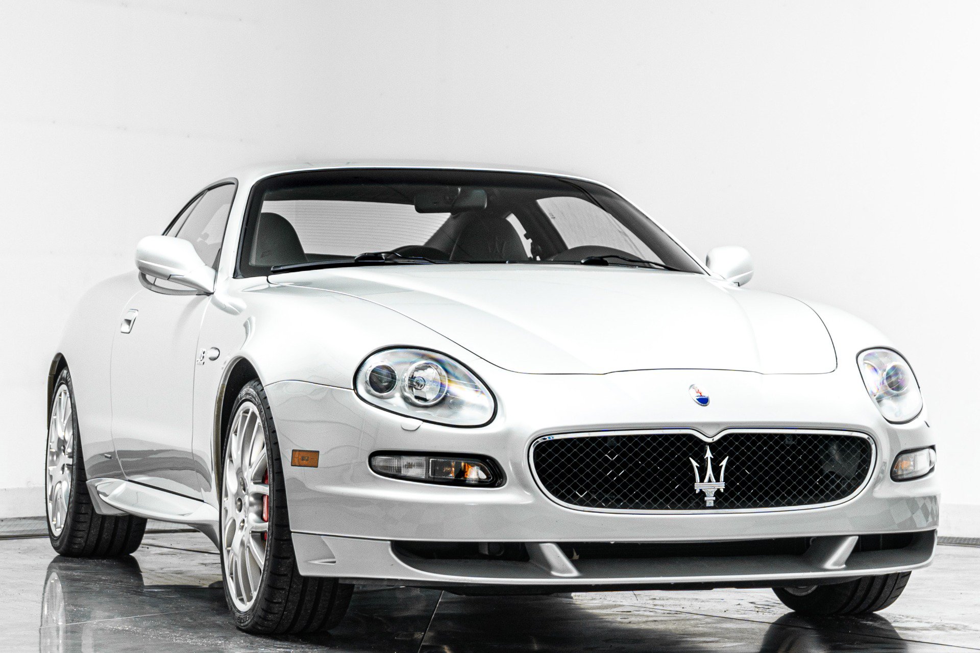 Used 2006 Maserati GranSport Coupe RWD image 3