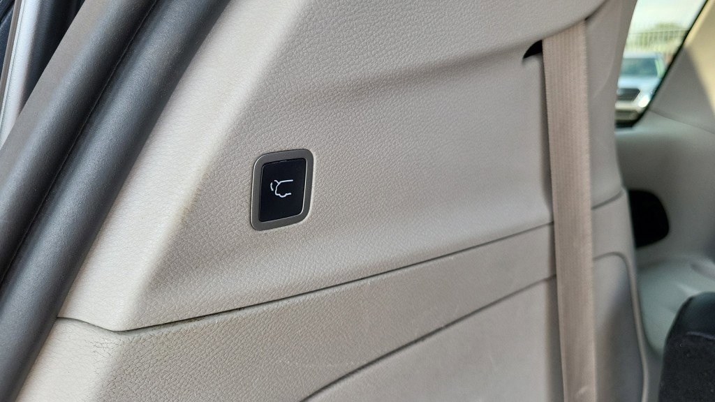Used 2019 Chrysler Pacifica Touring-L image 12