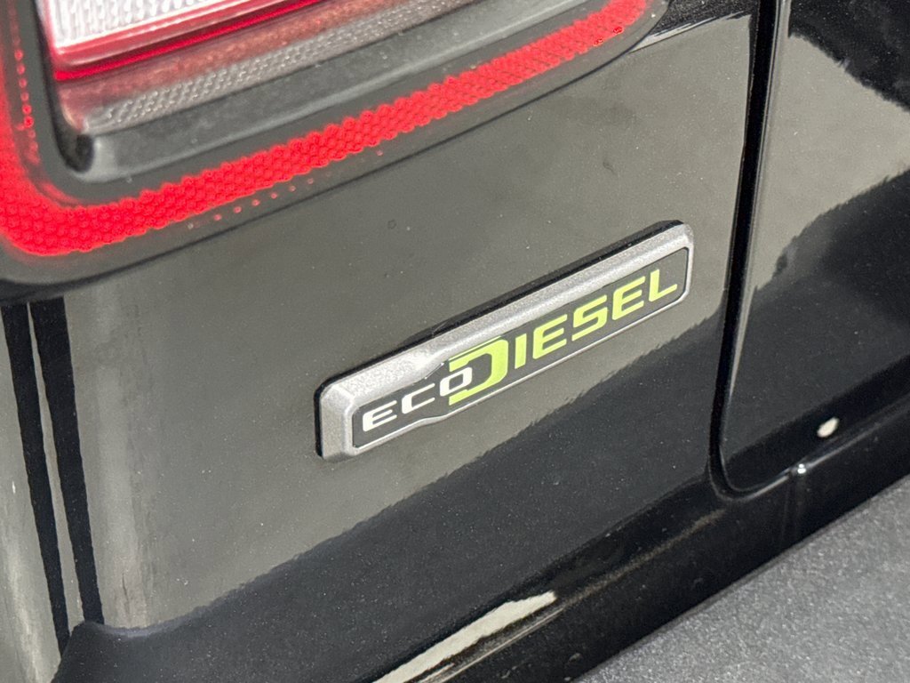 Used 2022 Jeep Wrangler Unlimited Sport image 32