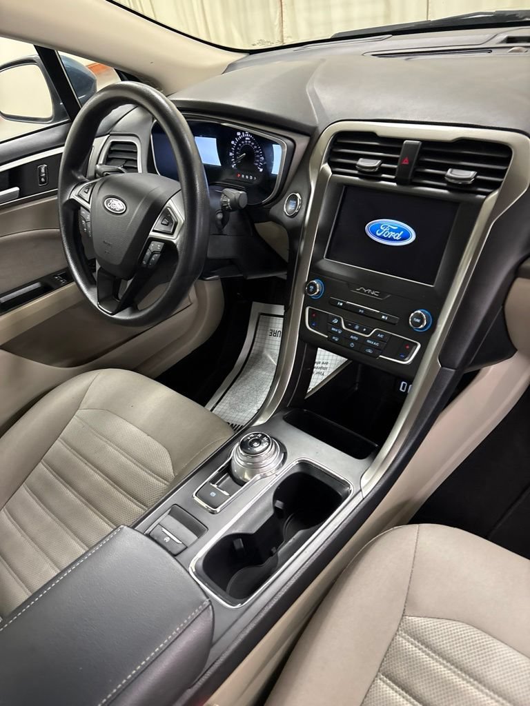 Used 2019 Ford Fusion SE FWD image 23