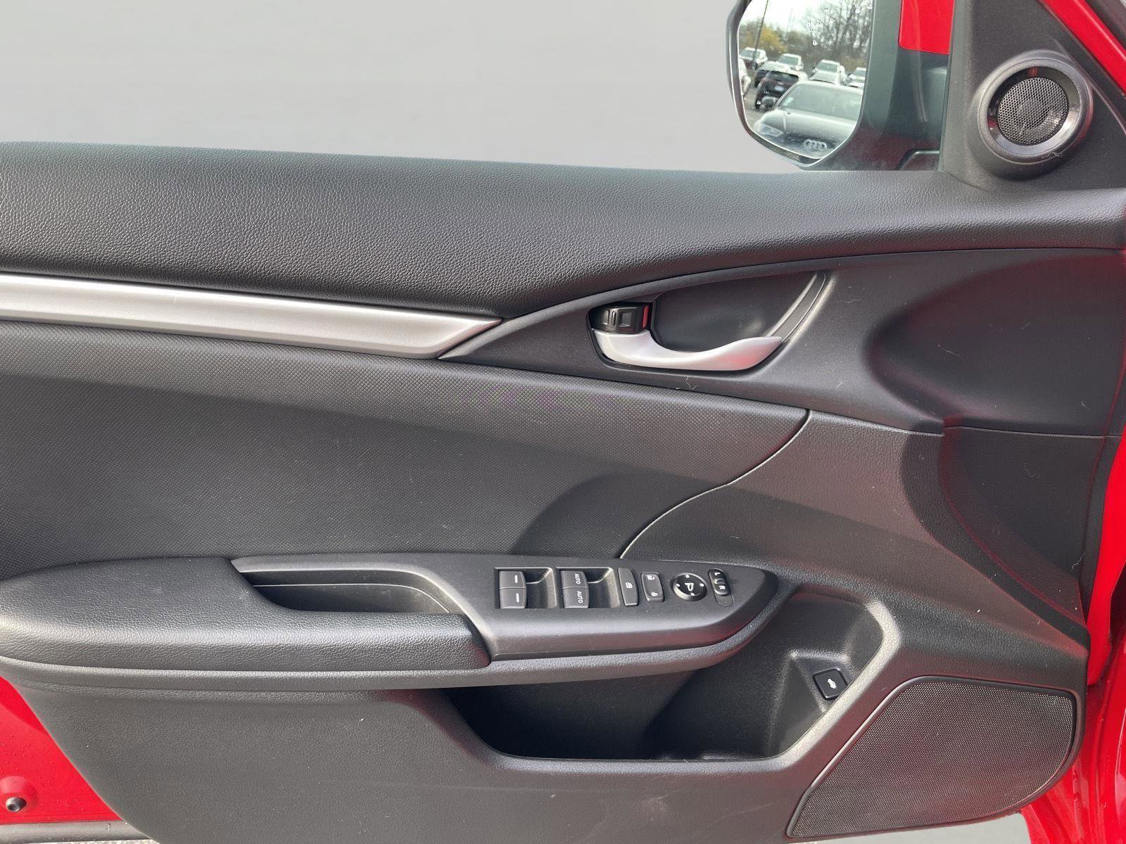 Used 2019 Honda Civic Sport image 9