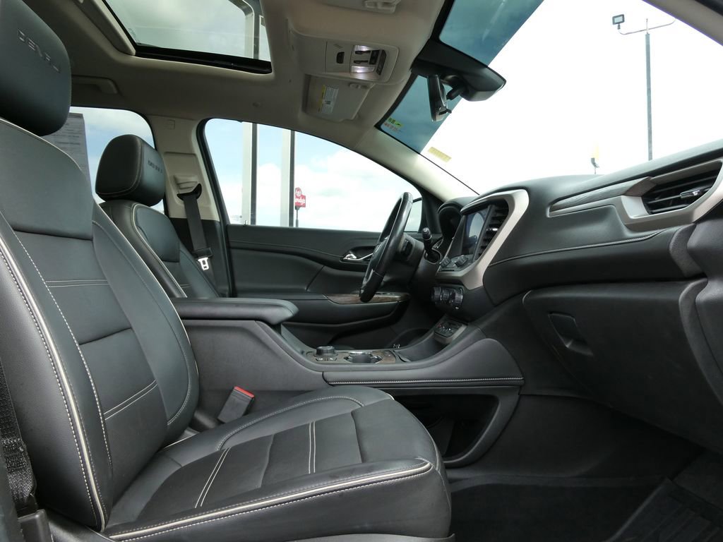 Used 2021 GMC Acadia Denali w/ Denali Technology Package AWD/4WD image 14